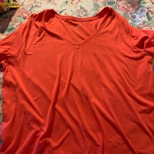 Ava & Viv V-Neck Short Sleeve Tee in Vibrant Coral-Red Size 1 X